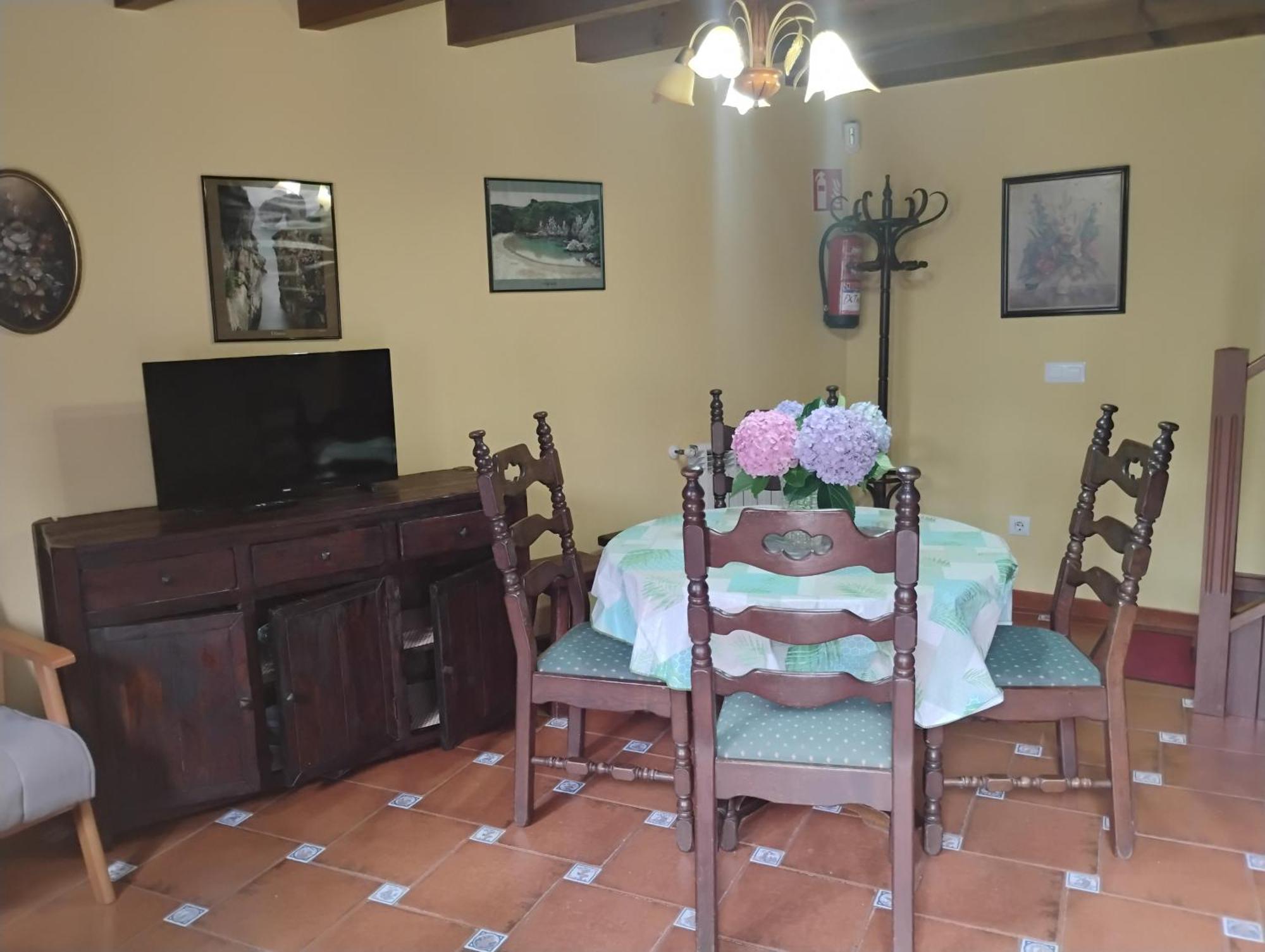 Casa Rural Casa Azul Villahormes Eksteriør bilde